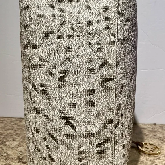 New, Light Brown, Purse By Michael Kors. FREE, Second, MK Gold Logo Ring. - Picture 10 of 13